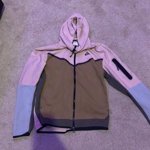Mens medium pink/driftwood Nike tech fleece hoodie